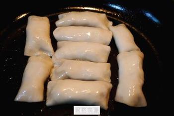 芹菜猪肉锅贴怎么做，芹菜猪肉锅贴怎么做好吃，芹菜猪肉锅贴做法