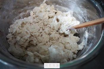 芹菜猪肉锅贴怎么做，芹菜猪肉锅贴怎么做好吃，芹菜猪肉锅贴做法