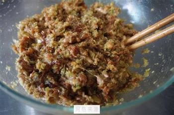 芹菜猪肉锅贴怎么做，芹菜猪肉锅贴怎么做好吃，芹菜猪肉锅贴做法
