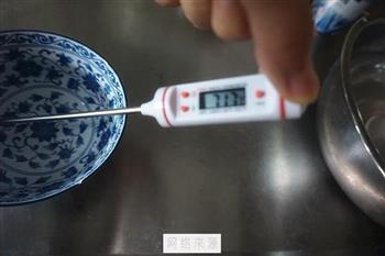 芹菜猪肉锅贴怎么做，芹菜猪肉锅贴怎么做好吃，芹菜猪肉锅贴做法