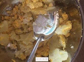 奶香蛋黄土豆泥怎么做，奶香蛋黄土豆泥怎么做好吃，奶香蛋黄土豆泥做法