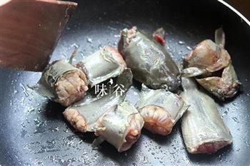 莲藕黑豆煲鲶鱼汤怎么做，莲藕黑豆煲鲶鱼汤怎么做好吃，莲藕黑豆煲鲶鱼汤做法