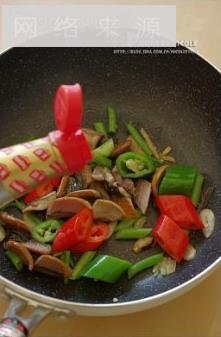 双色豉椒溜鳝片怎么做，双色豉椒溜鳝片怎么做好吃，双色豉椒溜鳝片做法