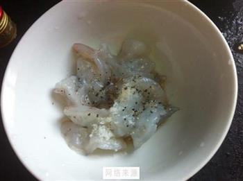 杏仁虾球怎么做，杏仁虾球怎么做好吃，杏仁虾球做法