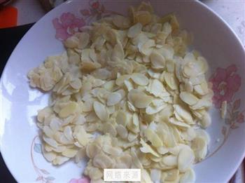 杏仁虾球怎么做，杏仁虾球怎么做好吃，杏仁虾球做法