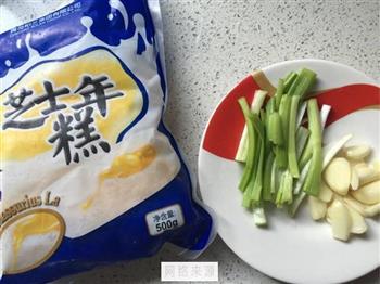 茄汁虾炒年糕怎么做，茄汁虾炒年糕怎么做好吃，茄汁虾炒年糕做法