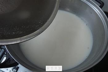 红豆牛奶软糕怎么做，红豆牛奶软糕怎么做好吃，红豆牛奶软糕做法