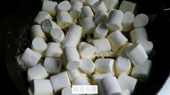 杏仁牛轧糖怎么做，杏仁牛轧糖怎么做好吃，杏仁牛轧糖做法