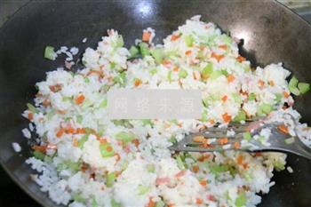 鸡翅包饭怎么做，鸡翅包饭怎么做好吃，鸡翅包饭做法
