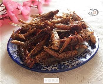 油炸蚂蚱怎么做，油炸蚂蚱怎么做好吃，油炸蚂蚱做法