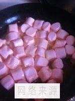 双莓牛轧糖怎么做，双莓牛轧糖怎么做好吃，双莓牛轧糖做法
