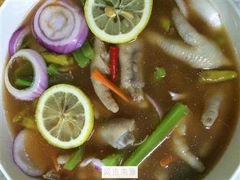 泡椒鸡脚怎么做，泡椒鸡脚怎么做好吃，泡椒鸡脚做法