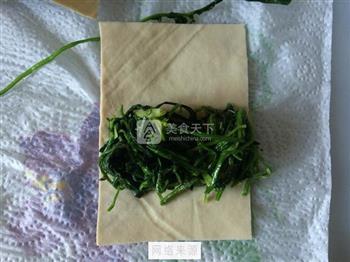 荠菜豆皮卷怎么做，荠菜豆皮卷怎么做好吃，荠菜豆皮卷做法