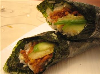 肉松玉米手卷饭怎么做，肉松玉米手卷饭怎么做好吃，肉松玉米手卷饭做法