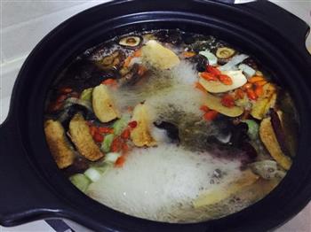 啤酒香菇老鸭汤怎么做，啤酒香菇老鸭汤怎么做好吃，啤酒香菇老鸭汤做法