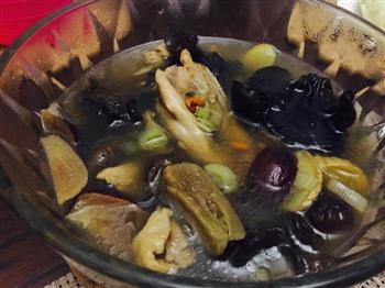 啤酒香菇老鸭汤怎么做，啤酒香菇老鸭汤怎么做好吃，啤酒香菇老鸭汤做法