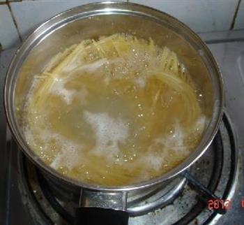 培根番茄意大利面怎么做，培根番茄意大利面怎么做好吃，培根番茄意大利面做法