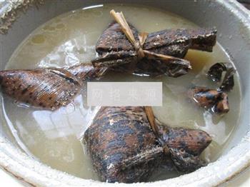 腊肉咸蛋黄糯米粽怎么做，腊肉咸蛋黄糯米粽怎么做好吃，腊肉咸蛋黄糯米粽做法