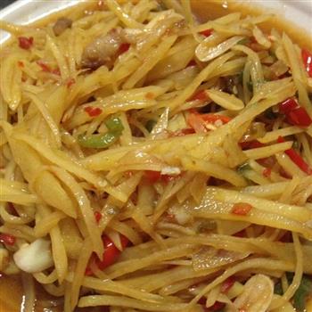 辣炒青椒土豆丝怎么做，辣炒青椒土豆丝怎么做好吃，辣炒青椒土豆丝做法