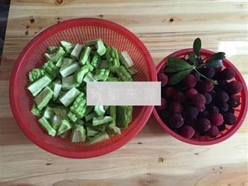 冰糖杨梅苦瓜怎么做，冰糖杨梅苦瓜怎么做好吃，冰糖杨梅苦瓜做法