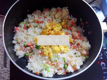五彩蛋包饭怎么做，五彩蛋包饭怎么做好吃，五彩蛋包饭做法