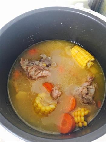 大骨汤怎么做，大骨汤怎么做好吃，大骨汤做法