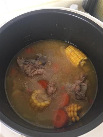 大骨汤怎么做，大骨汤怎么做好吃，大骨汤做法