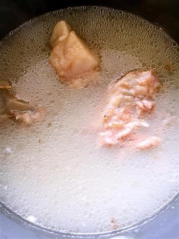 黄芽菜粉丝大骨汤怎么做，黄芽菜粉丝大骨汤怎么做好吃，黄芽菜粉丝大骨汤做法