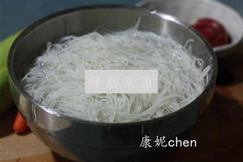 牛肉炒米粉怎么做，牛肉炒米粉怎么做好吃，牛肉炒米粉做法