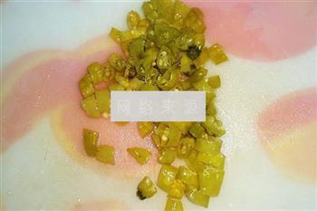 泡椒鸡爪怎么做，泡椒鸡爪怎么做好吃，泡椒鸡爪做法