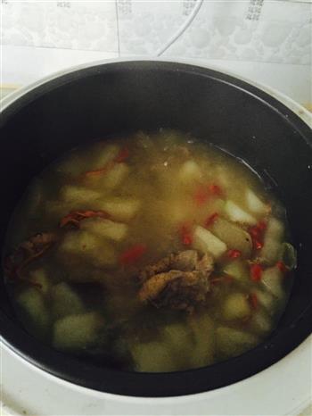 海带冬瓜大骨汤怎么做，海带冬瓜大骨汤怎么做好吃，海带冬瓜大骨汤做法