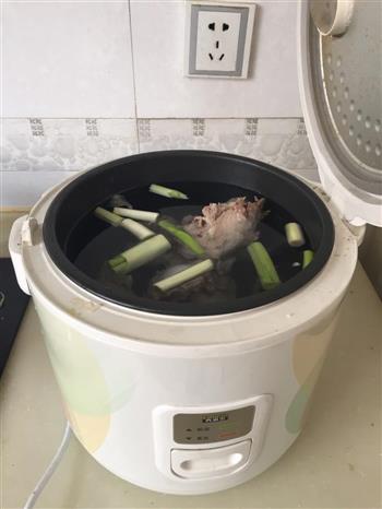 海带冬瓜大骨汤怎么做，海带冬瓜大骨汤怎么做好吃，海带冬瓜大骨汤做法