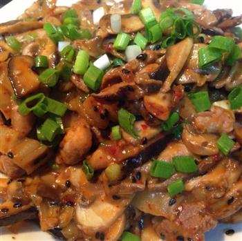 泡菜芝麻姐妹菇怎么做，泡菜芝麻姐妹菇怎么做好吃，泡菜芝麻姐妹菇做法