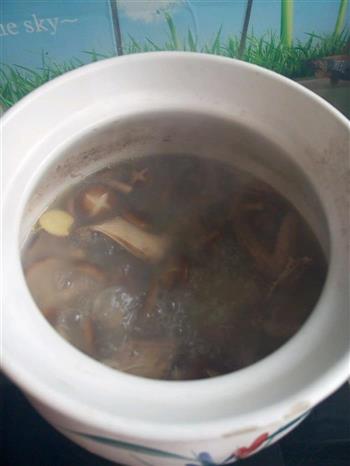 乳鸽莲子汤怎么做，乳鸽莲子汤怎么做好吃，乳鸽莲子汤做法