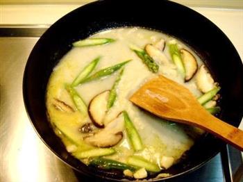 金枪鱼拌蝴蝶意粉怎么做，金枪鱼拌蝴蝶意粉怎么做好吃，金枪鱼拌蝴蝶意粉做法