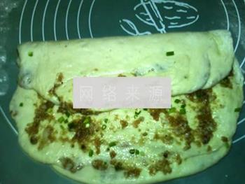 椒盐千层肉烧饼怎么做，椒盐千层肉烧饼怎么做好吃，椒盐千层肉烧饼做法