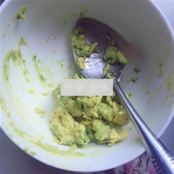牛油果虾仁鸡蛋三明治怎么做，牛油果虾仁鸡蛋三明治怎么做好吃，牛油果虾仁鸡蛋三明治做法