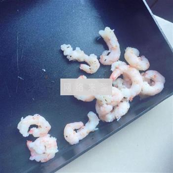 牛油果虾仁鸡蛋三明治怎么做，牛油果虾仁鸡蛋三明治怎么做好吃，牛油果虾仁鸡蛋三明治做法