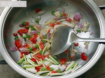 黄椒炒花蛤怎么做，黄椒炒花蛤怎么做好吃，黄椒炒花蛤做法