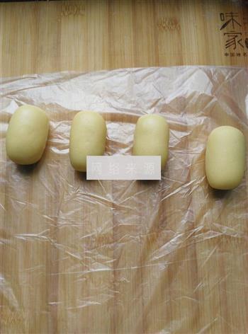 卡通小黄人烧果子怎么做，卡通小黄人烧果子怎么做好吃，卡通小黄人烧果子做法