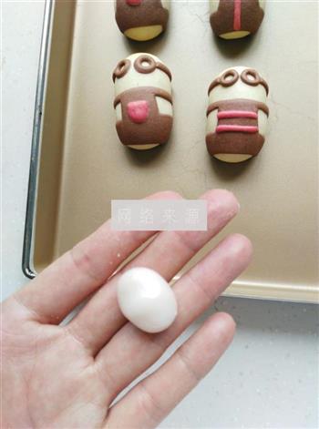 卡通小黄人烧果子怎么做，卡通小黄人烧果子怎么做好吃，卡通小黄人烧果子做法