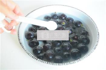 黑加仑冰粉怎么做，黑加仑冰粉怎么做好吃，黑加仑冰粉做法