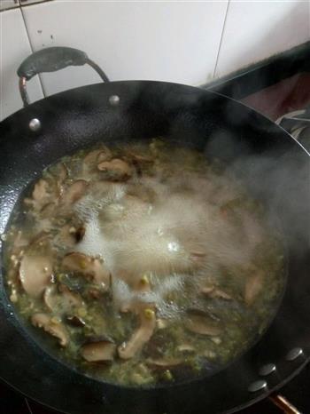 酸菜香菇肉丸汤怎么做，酸菜香菇肉丸汤怎么做好吃，酸菜香菇肉丸汤做法