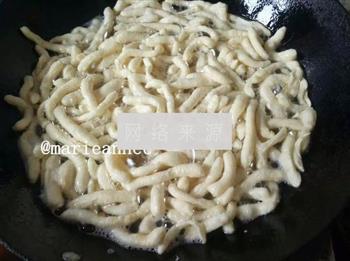 黑芝麻沙琪玛怎么做，黑芝麻沙琪玛怎么做好吃，黑芝麻沙琪玛做法