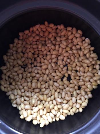 猪脚黄豆汤怎么做，猪脚黄豆汤怎么做好吃，猪脚黄豆汤做法