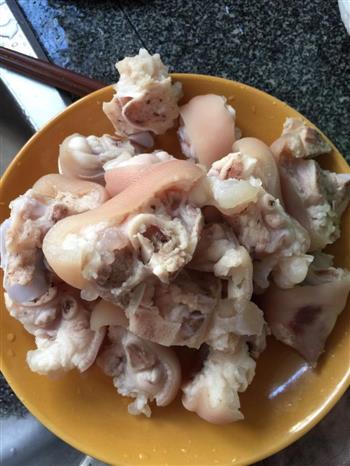 猪脚黄豆汤怎么做，猪脚黄豆汤怎么做好吃，猪脚黄豆汤做法