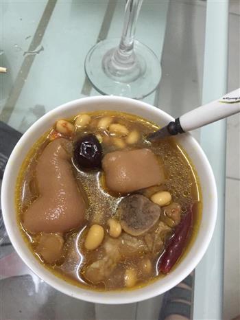 猪脚黄豆汤怎么做，猪脚黄豆汤怎么做好吃，猪脚黄豆汤做法
