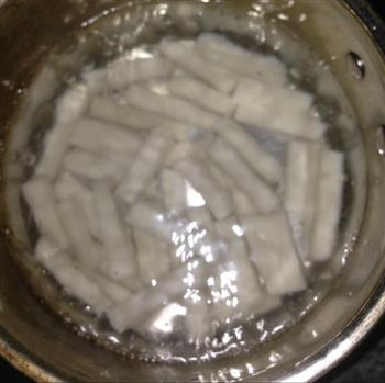 番茄沙司炒年糕怎么做，番茄沙司炒年糕怎么做好吃，番茄沙司炒年糕做法