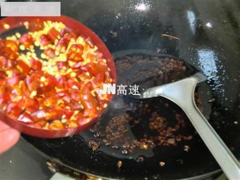 麻辣小酥鱼怎么做，麻辣小酥鱼怎么做好吃，麻辣小酥鱼做法