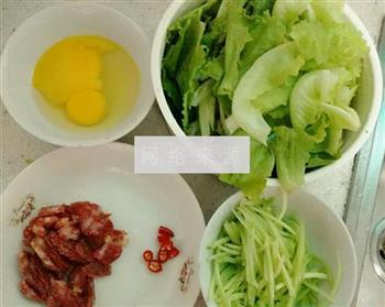 红肠蛋炒河粉怎么做，红肠蛋炒河粉怎么做好吃，红肠蛋炒河粉做法